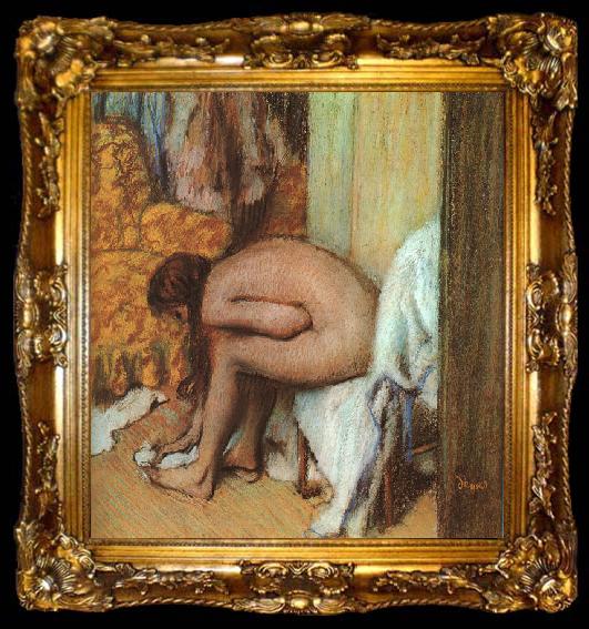 framed  Edgar Degas Nude Woman Drying her Foot, ta009-2